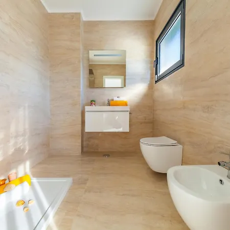 Charming Villa, Private Pool Villa Albufeira